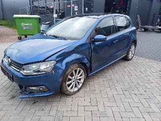 Unfallwagen Volkswagen Polo 1.2 tsi met pano 2016/11