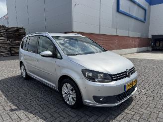 Damaged car Volkswagen Touran 1.4 TSI 103Kw Clima - Navi 2013/8