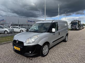 krockskadad bil bedrijf Fiat Doblo Cargo 1.6 MultiJet SX Maxi  77Kw AIRCO 2010/9