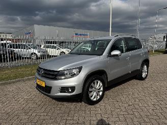 damaged passenger cars Volkswagen Tiguan 1.4 TSI 90Kw Clima - Navi 2012/1