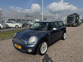 Vaurioauto  passenger cars Mini Clubman 1.6 88Kw AIRCO 2010/9