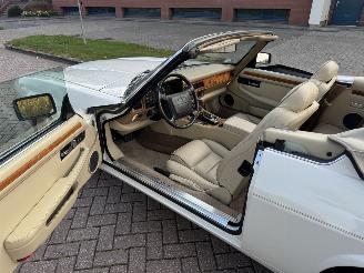 Jaguar Xjs 6.0 V12 Convertible picture 13