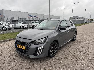 Vaurioauto  passenger cars Peugeot 208 1.2 PureTech 74Kw Clima - Navi 2024/1