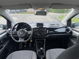 Volkswagen Up! 1.0 44Kw AIRCO picture 15