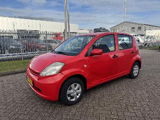 krockskadad bil auto Daihatsu Sirion 1.0 12V 2006/7