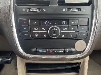 Chrysler Town & Country 3.6 V6 Navi - Clima picture 24