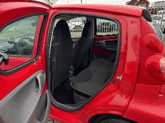Peugeot 107 1.0 12V XS  AIRCO picture 11