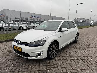 krockskadad bil auto Volkswagen Golf 1.4  GTE Clima - Navi 2015/1