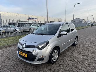 uszkodzony samochody osobowe Renault Twingo 1.2 16V Collection AIRCO 2013/1
