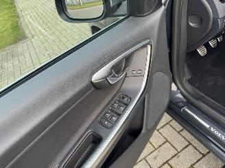 Volvo V-60 1.6 T3 R-Design picture 13