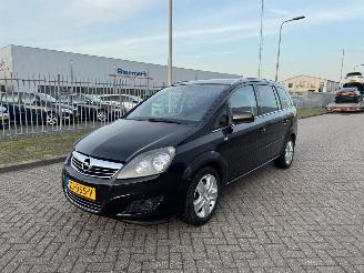 Vaurioauto  passenger cars Opel Zafira 1.6 Cosmo 85Kw 7-Persoons 2011/10