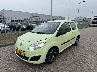 Schadeauto Renault Twingo 1.2 Authentique AIRCO 2009/10