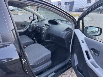 Toyota Yaris 1.3 VVTi 74kw AIRCO picture 16