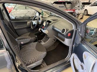 Toyota Aygo 1.0 12V AIRCO picture 15