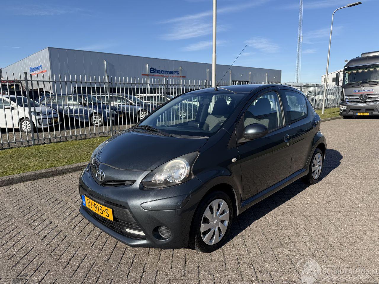 Toyota Aygo 1.0 VVT-i AIRCO - NAVI