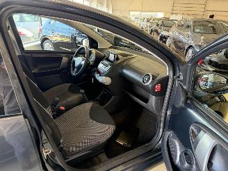 Toyota Aygo 1.0 VVT-i  AIRCO - NAVI picture 18