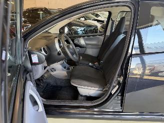 Toyota Aygo 1.0 12V AIRCO picture 10