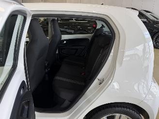 Volkswagen Up! 1.0 High Up AUTOMAAT picture 16