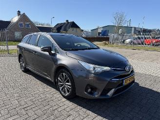 Schadeauto Toyota Avensis 1.8 VVT-i   AUTOMAAT 2016/12
