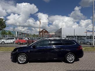 Schadeauto Peugeot 308 SW 1.5 Blue HDI 96Kw NAVI Euro6 2019/9