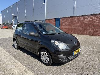 krockskadad bil auto Renault Twingo 1.2 Authentique AIRCO 2008/11