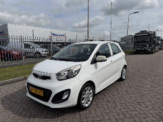 Schadeauto Kia Picanto 1.2 CVVT 63kw AIRCO 2011/9