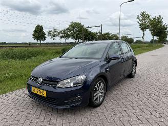 uszkodzony samochody osobowe Volkswagen Golf 1.0 TSi 85Kw Clima - Navi 2017/1