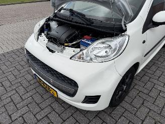 Peugeot 107 1.0 12V Sublime AIRCO picture 10