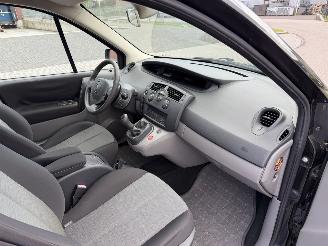 Renault Scenic 1.6 16V 82Kw Clima picture 20