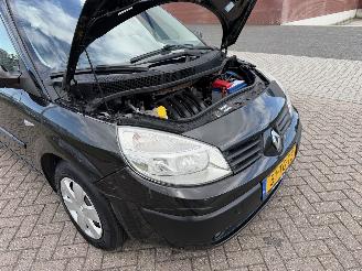 Renault Scenic 1.6 16V 82Kw Clima picture 23