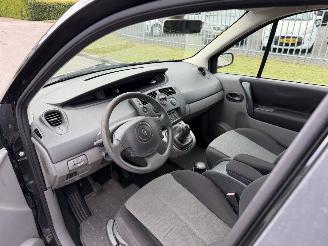Renault Scenic 1.6 16V 82Kw Clima picture 13