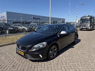 Unfallwagen Volvo V-40 2.0 D2 88Kw 2015/7