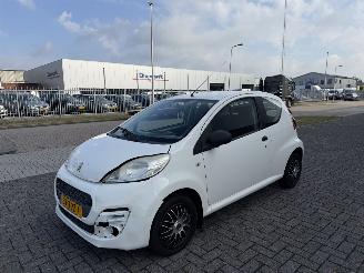 škoda osobní automobily Peugeot 107 1.0 50kw AIRCO 2012/3