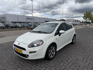 Vaurioauto  passenger cars Fiat Punto Evo 0.9 TwinAir Lounge  Clima 2015/1