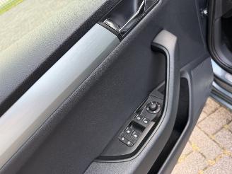 Skoda Superb 1.6 TDI 88Kw Clima - Navi picture 16
