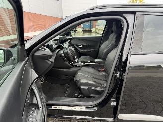 Peugeot e-2008 EV GT 50 kWh picture 12