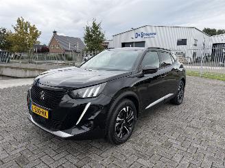 uszkodzony samochody osobowe Peugeot e-2008 EV GT 50 kWh 2021/5