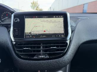 Peugeot 208 1.2 PureTech 60kw AIRCO Euro6 picture 18