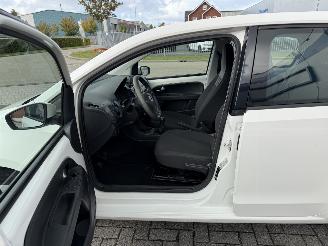 Volkswagen Up! 1.0 BMT Move Up picture 10