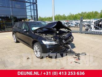 Vrakbiler auto Volvo V-60 V60 II (ZW), Combi, 2018 2.0 T6 16V Twin Engine 2020/7