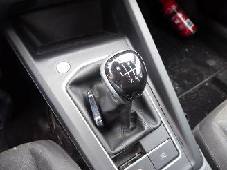 Volkswagen Golf Life picture 16