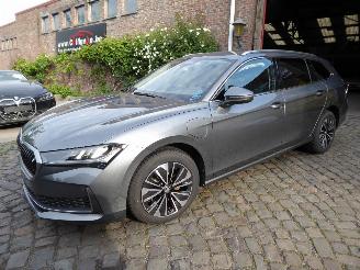 Unfallwagen Skoda Superb Combi 1.5 TSI iV 150kW Selection 2025/1