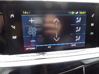 Peugeot 208 e- Active Pack picture 20