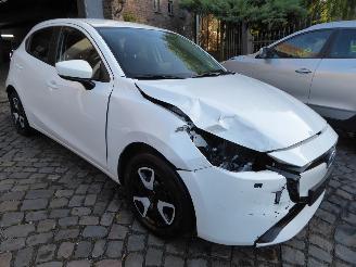 Mazda 2 Center-Line Hybrid Agile picture 3