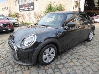 skadebil auto Mini Cooper Essential 2023/11