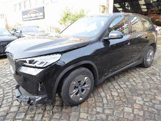 damaged passenger cars BMW iX1 20 eDrive 2025/2