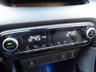 Toyota Yaris Hybrid S picture 25