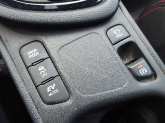 Toyota Yaris Hybrid S picture 21