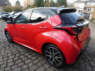 Toyota Yaris Hybrid S picture 10