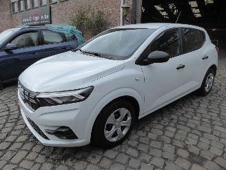 Schadeauto Dacia Sandero Essential 2023/11
